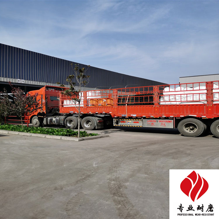 װ������